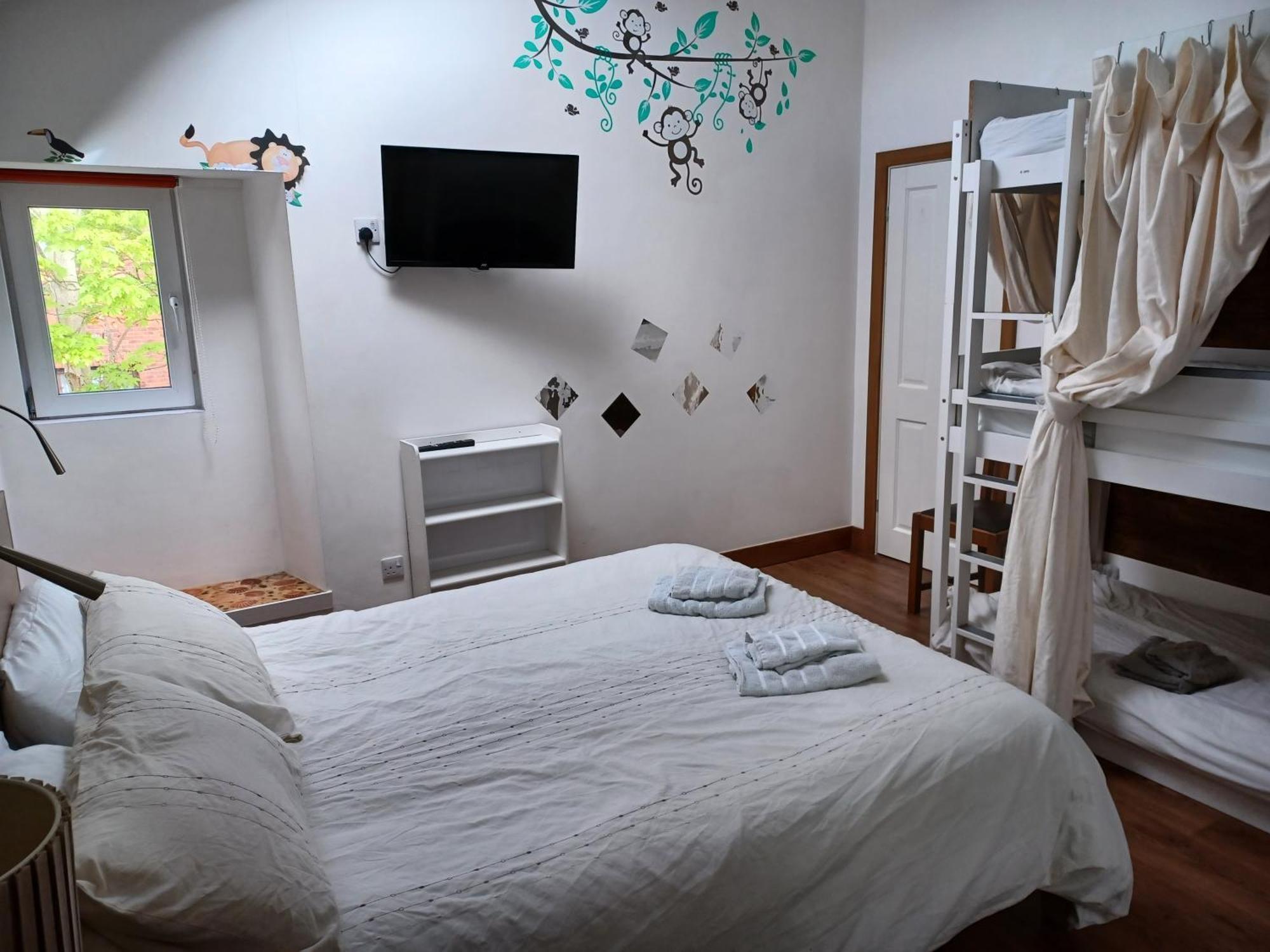 Voyage Hostel - Ensuite Family Rooms With Shared Kitchen Дуглас Экстерьер фото